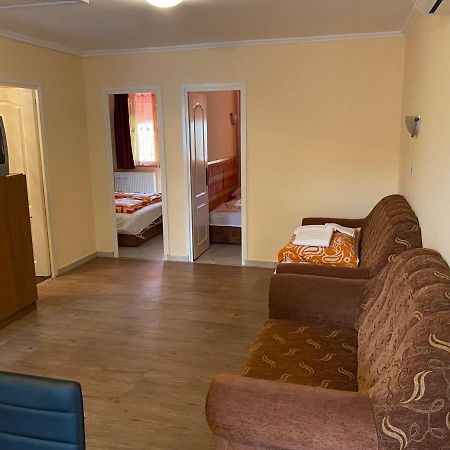 Sweet Home Apartman Hajduszoboszlo Ngoại thất bức ảnh